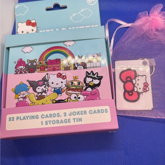 Hello Kitty cards and keychain - Picture 6 of 7